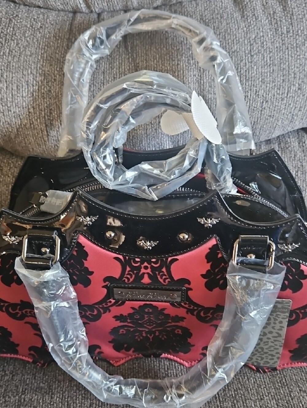 Damask Bat Handbag In Red - Picture 4 of 5